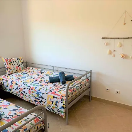 בית נופש Townhouse In Walking Distance To The Beach *